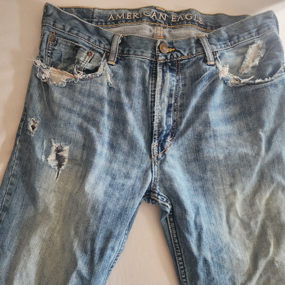 American Eagle Outfitters Men's Distressed Blue Jeans